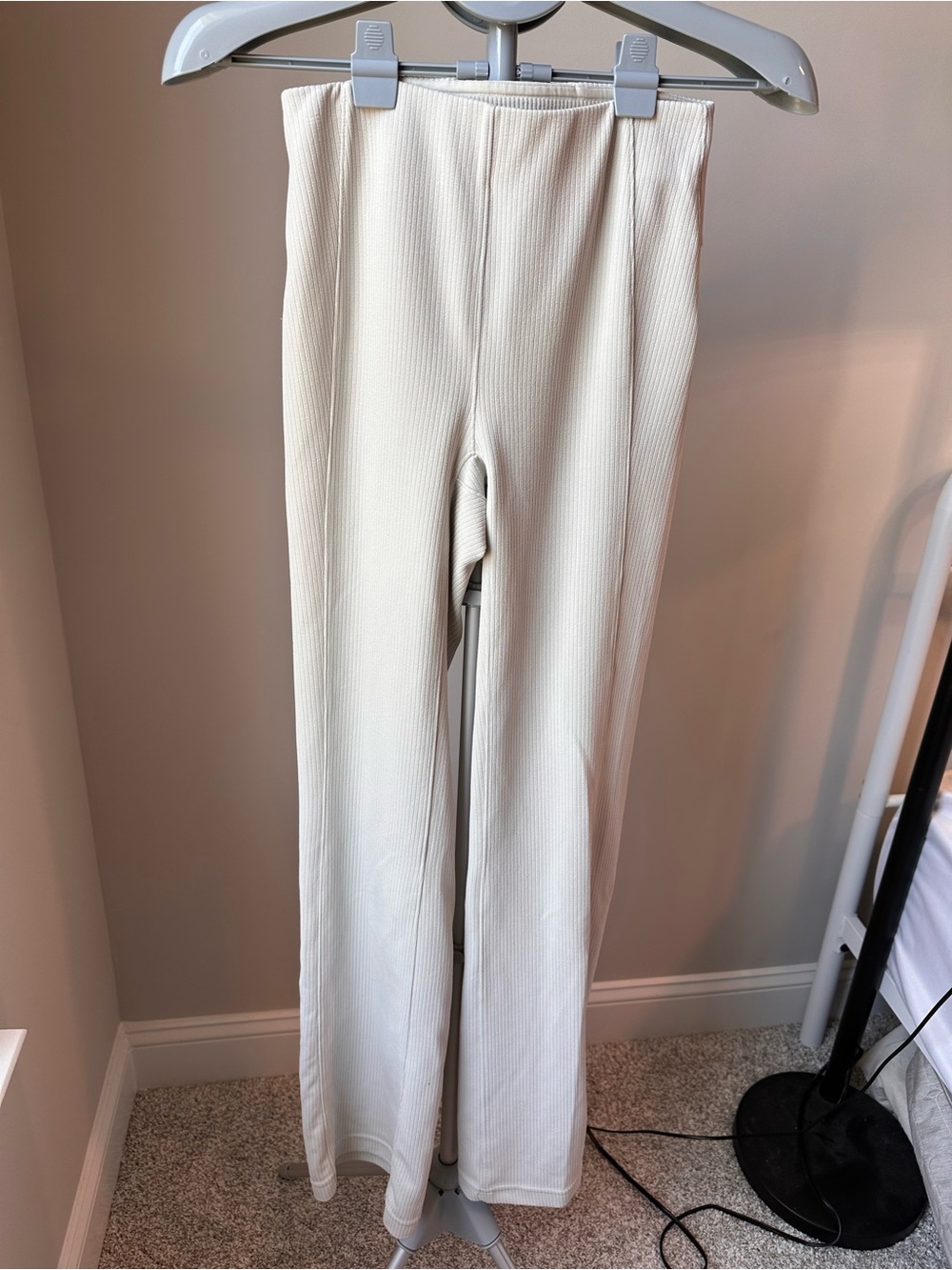 Lululemon Ribbed Softstreme Flared Pants Bone Off White Size 4 Tall 35" Inseam - Picture 4 of 11